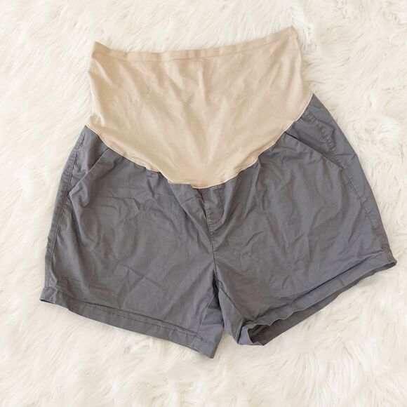 Old Navy Full Panel Maternity Shorts Grey - Picture 1 of 4
